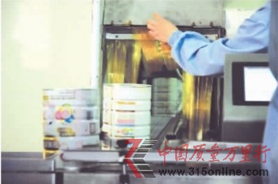 亞華乳業(yè),奶粉生產(chǎn)線。